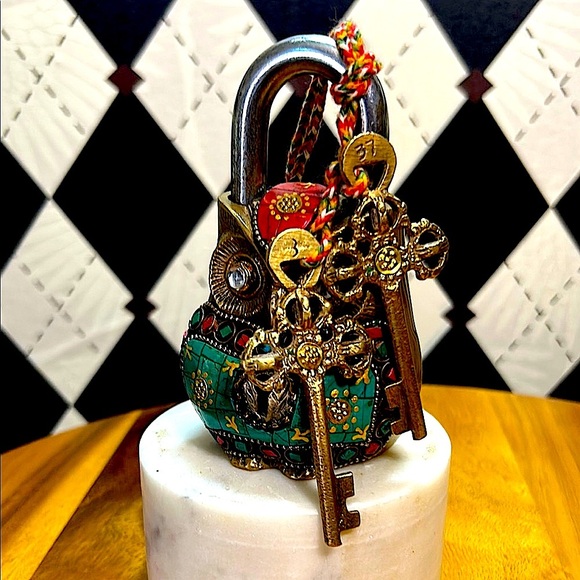 Handcrafted Owl Brass Lock – Ornate, Colorful, & Functional – 2 Keys Included - Picture 5 of 11